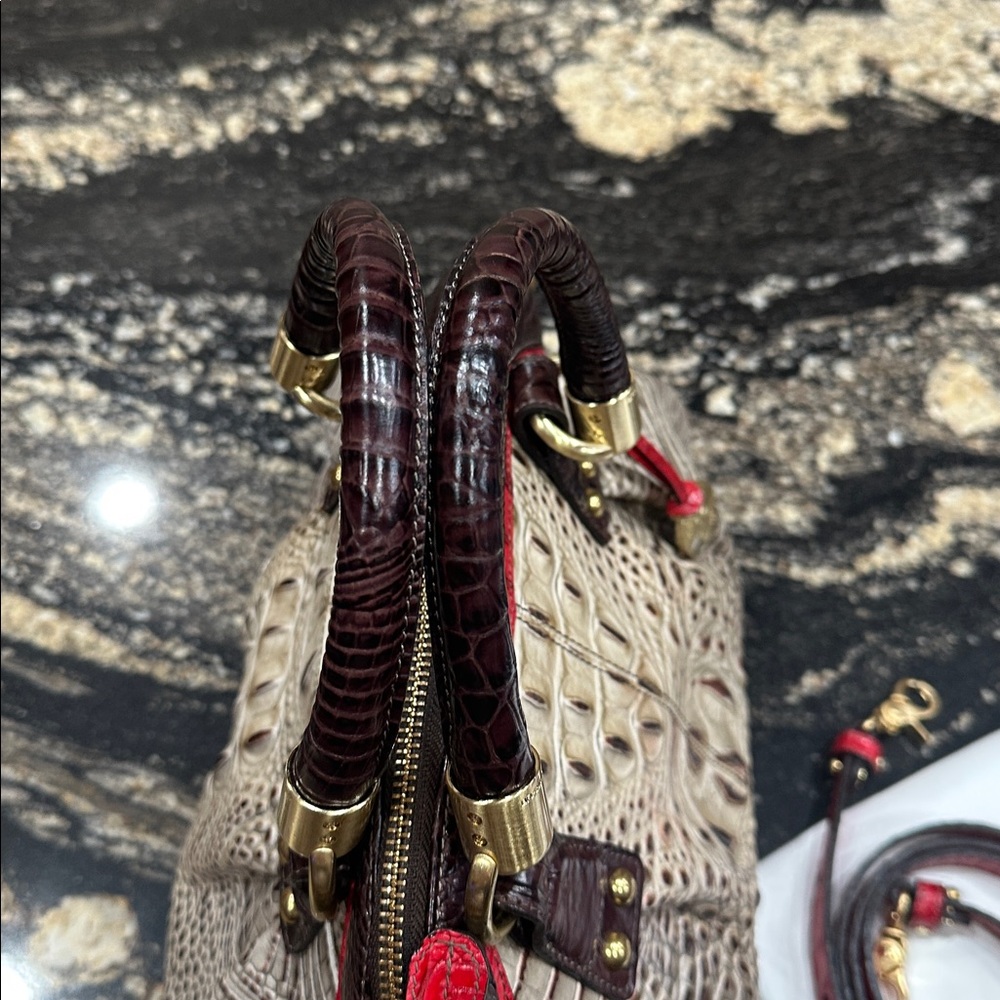 EUC Brahmin “Lisa” croc-embossed satchel - Picture 6 of 16